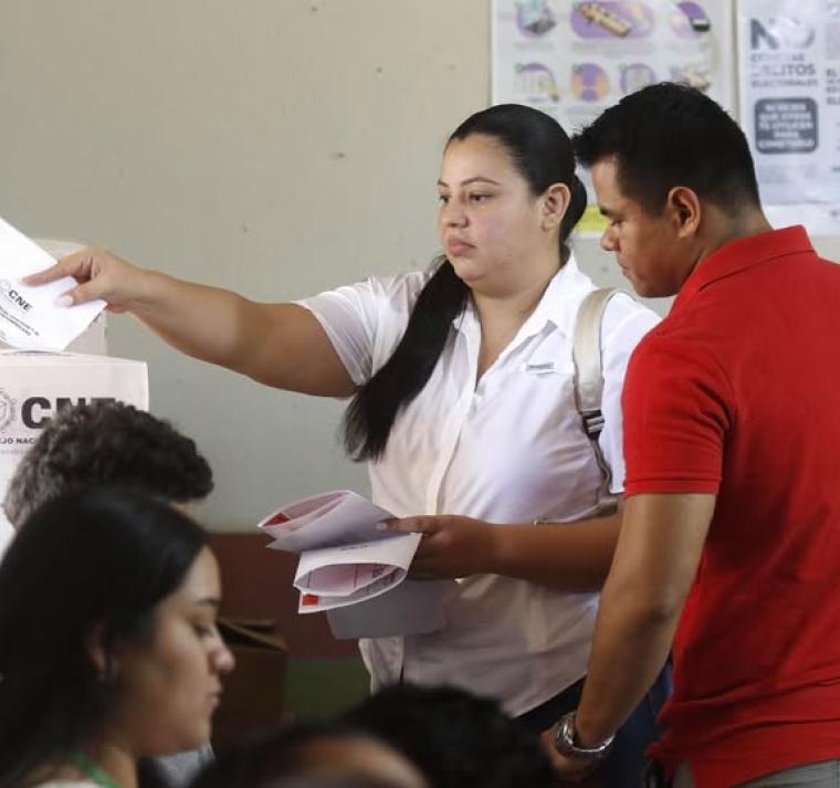 Del entusiasmo en las urnas al descontento por la falta de resultados 