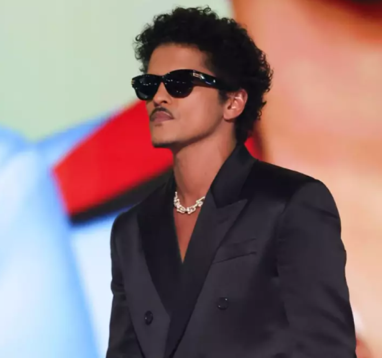 Bruno Mars revela su regreso musical tras 10 años 