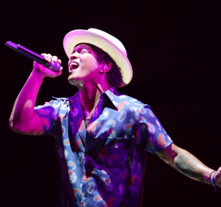 El rey del pop Bruno Mars domina el Billboard con su nuevo éxito