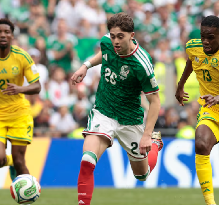México inicia con victoria y rompe la maldición del partido inaugural 