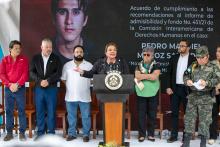 La presidenta Xiomara Castro, a nombre del Estado de Honduras, pidió perdón a la familia de Pedro Magdiel Muñoz