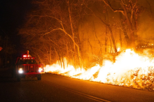 Massachusetts está en alerta roja debido a los incendios forestales que se extienden a lo largo el estado 