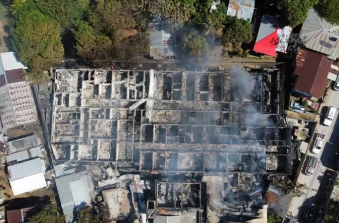 CAF dona $250,000 a Honduras para reconstruir hospital quemado en la isla de Roatán